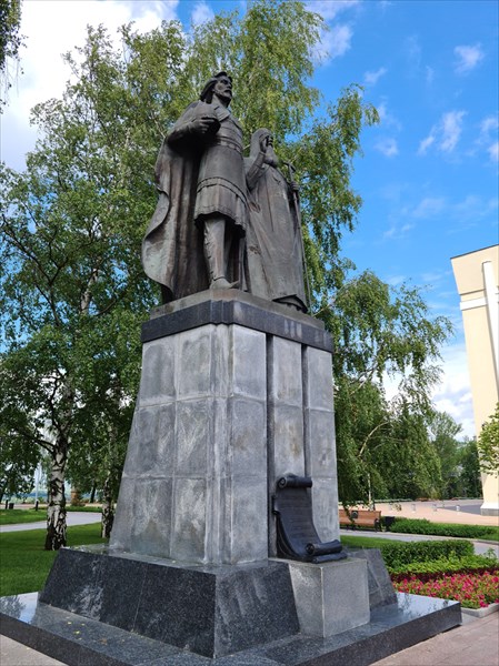 128-Памятник основателям Нижнего Новгорода